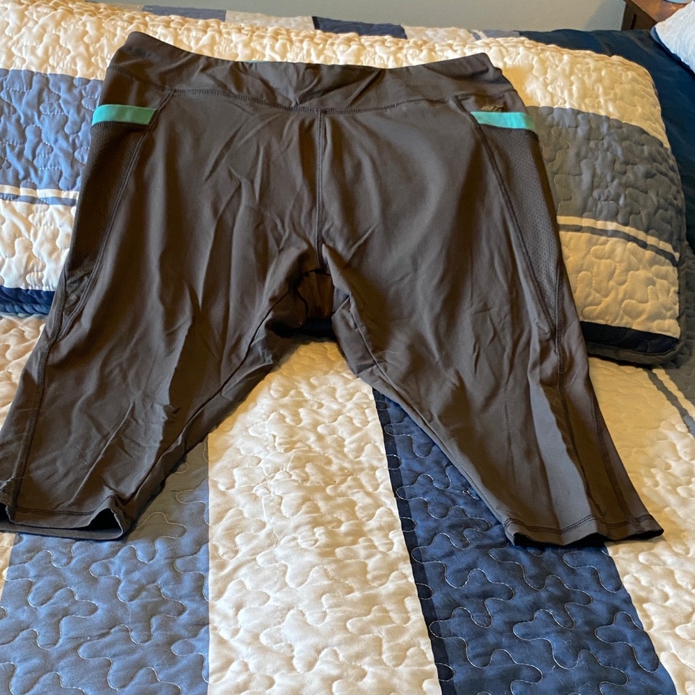 Grey Athletic Shorts with teal Green Accents

I’m 5ft 4 in these come to my calf